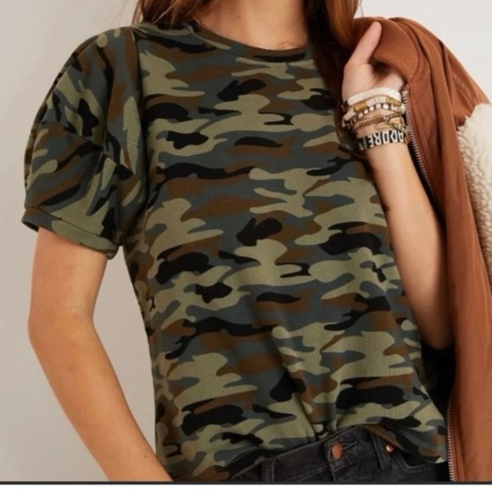 VELVET BY GRAHAM & SPENCER X ANTHROPOLOGIE CAMO TEE TOP W/PUFFY SLEEVES XS
